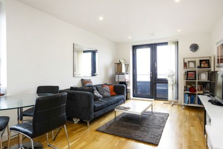 2 bedroom flat to rent - Photo 3