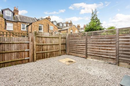 2 bedroom terraced house to rent - Photo 2