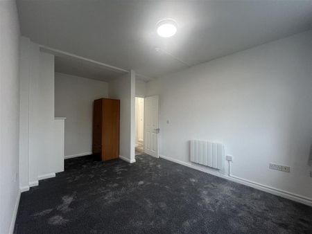 3 bedroom apartment to rent - Photo 2