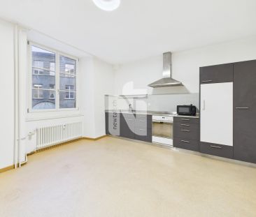 Charmante 2.5-Zimmer-Wohnung mit Stil und zentraler Lage nahe Rhein - Foto 3