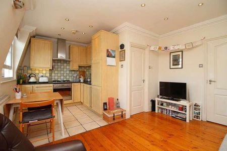 Tollington Way, London, N7 - Photo 3