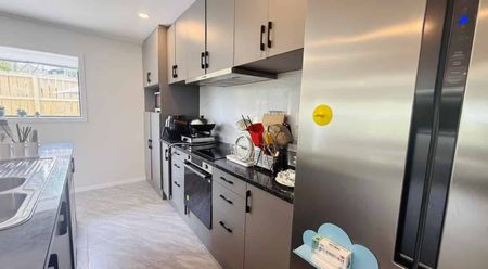 Fully Renovated Home with 3 Bedrooms Upstairs + 2 Large Rumpus Rooms Downstairs - Photo 2