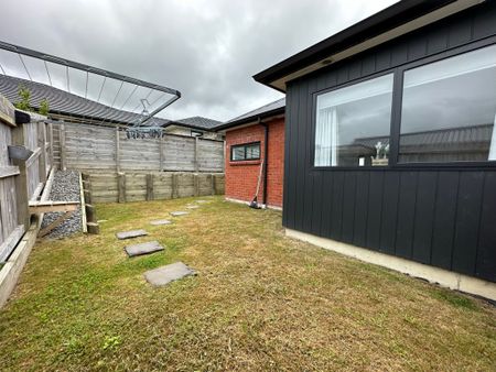 RARE IN RIVERHEAD - Photo 4