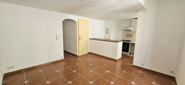 Location Appartement 3 pièces 47m² GONFARON 83590 - Photo 1