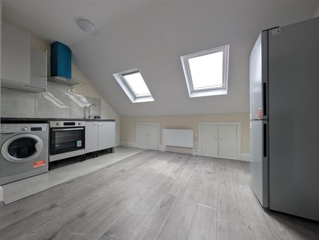 Kingsley Road, Hounslow - Photo 3