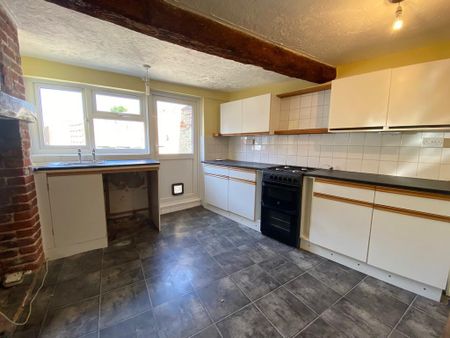 2 bedroom end of terrace house to rent - Photo 3