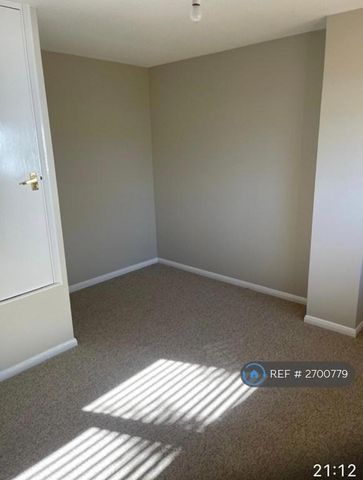 1 bedroom semi-detached house to rent - Photo 4