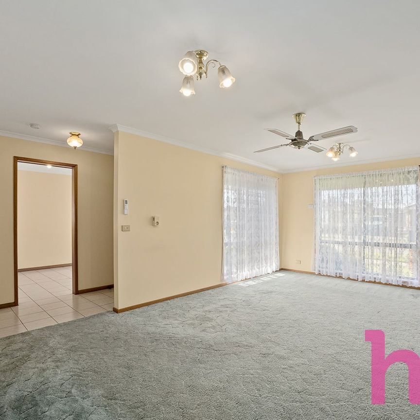 Comfortable Family Living with Plenty of Space - Photo 1
