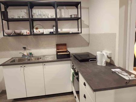 West Perth - Photo 4