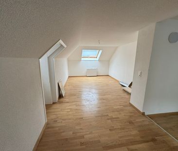 Charmant appartement sous les toits de 2 pièces à Saint-Imier - Foto 3