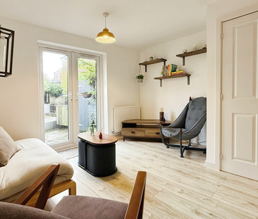 2 bedroom semi-detached house to rent - Photo 4