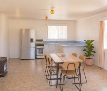 54 Blue Gum Drive, Newtown - Photo 2