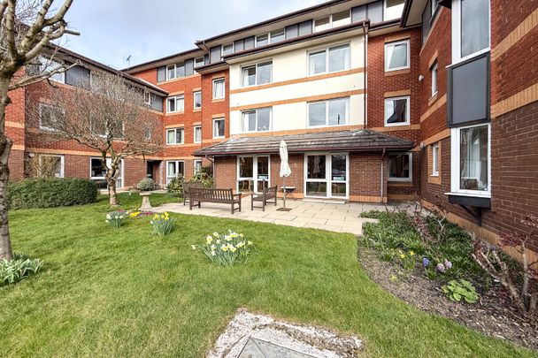 2 bed flat to rent in Swanbrook Court, Bridge Avenue, Maidenhead, Berkshire, SL6 1YZ - Photo 1