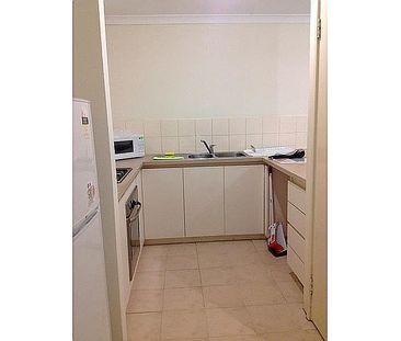Large MASTER ROOM. Nice house. Free WIFI! Beautiful Double storey h... - Photo 5