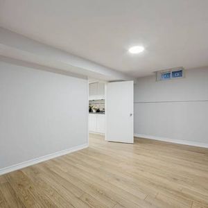 1 Bedroom appartment in the basement for rent - Photo 2