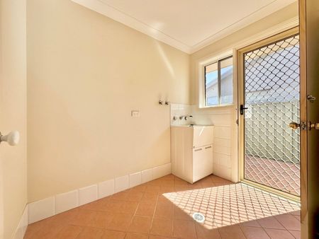 Home For Rent - Photo 4