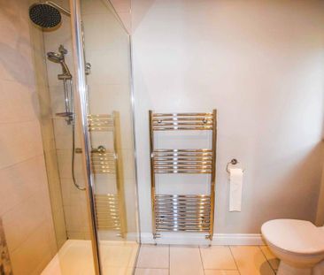 4 bedroom detached house to rent - Photo 6