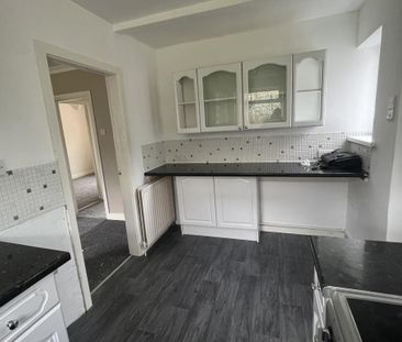 2 bedroom semi-detached bungalow to rent - Photo 4