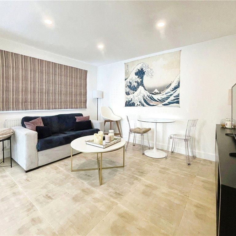 2 bedroom maisonette to rent - Photo 1
