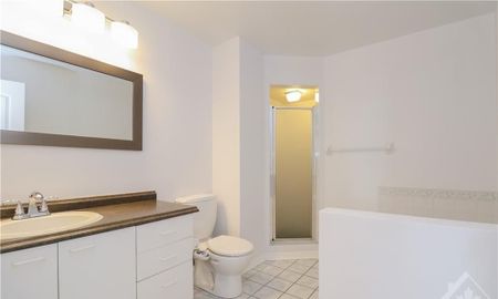 For Lease - 104 Thornbury Crescent, South of Baseline to Knoxdale, Ontario - Photo 5