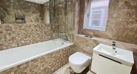 3 bedroom terraced house to rent - Photo 5