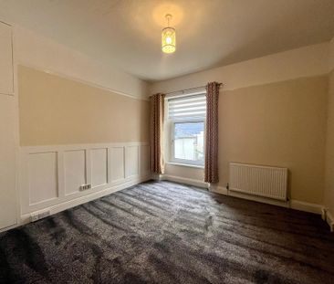 3 bedroom flat to rent - Photo 5