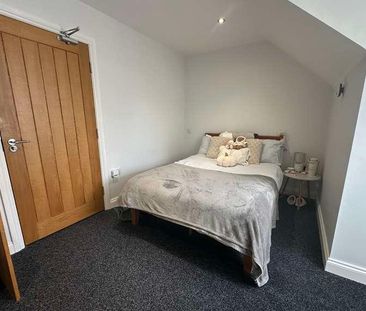 Bed En Suite Student Flat, LN1 - Photo 1
