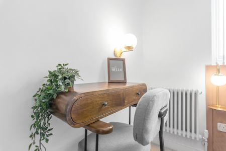 6 bedroom house to rent Hitchin Road, Luton, Bedfordshire, LU2 - Photo 3