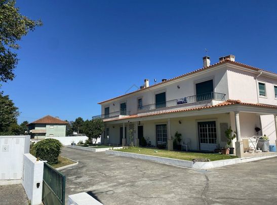 Caldas da Rainha, Leiria - Photo 1