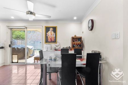 6KW Solar, Sunnybank Hills State School catchment, rent includes water - Photo 2