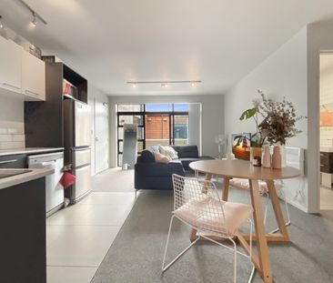 2 Bedroom Apartment - Newtown - Photo 3