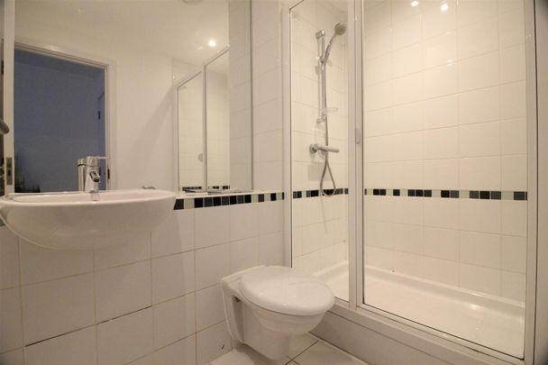 Eden Grove, London - Photo 1