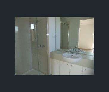 FOUR BEDROOM DELIGHT - WITH AIR CON! - Photo 5