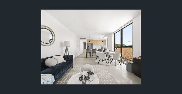 Recently built luxurious apartment within 150m to Mortdale station - Photo 1