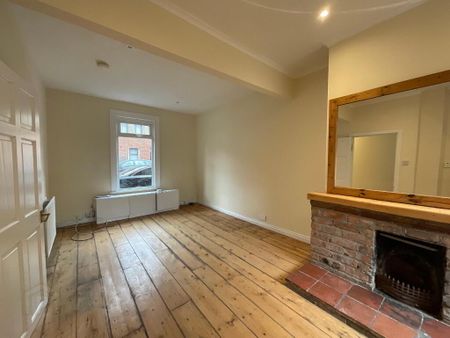 146 Donegall Avenue, Belfast, BT12 6LY - Photo 2
