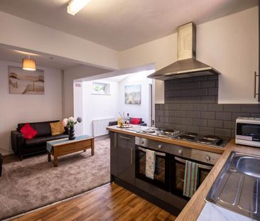 6 bedroom house to rent - Photo 1