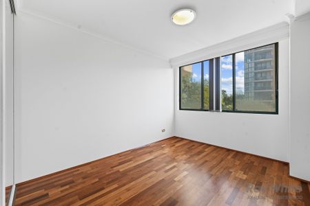 Renovated & Conveniently Located 2 Bedroom Unit - Photo 3