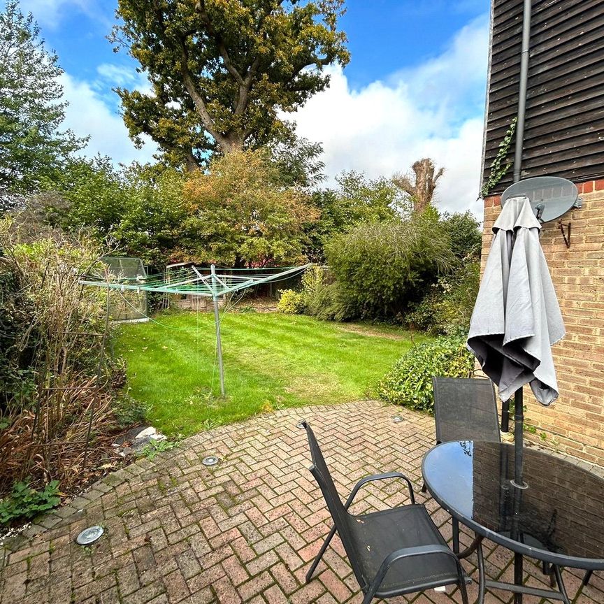 1 bedroom in Coningsby, Bracknell - Photo 1