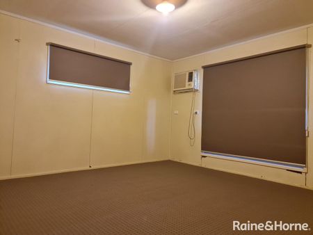 THREE BEDROOM HOME WITH AC THROUGHOUT AND DOUBLE BAY SHED - Photo 2