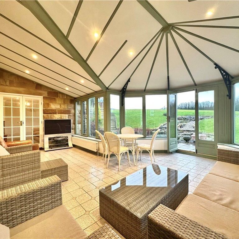 4 bedroom detached house to rent - Photo 1