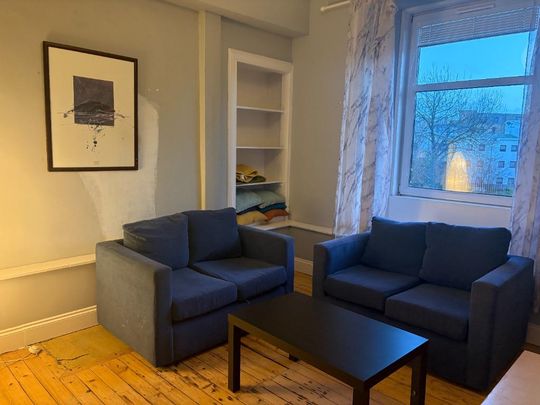 4 bedroom flat to rent - Photo 1