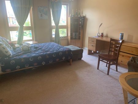 For Lease - 38 Marcelline Room 1 Crescent, Toronto, Ontario - Photo 2