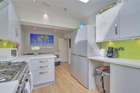 House share to rent - Photo 2