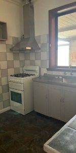 Available 6 Months - Great Location - Photo 4