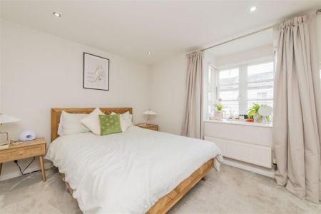 1 bed Apartment To Let - Photo 5