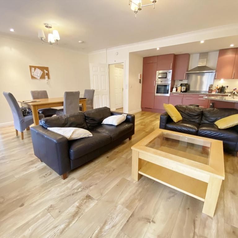 2 bedroom flat to rent - Photo 1