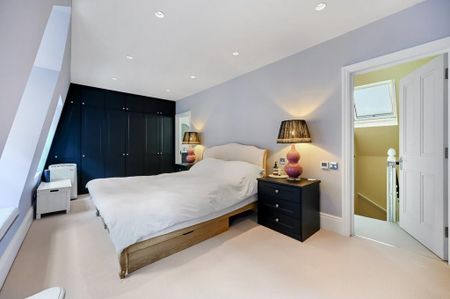 3 bedroom mews to rent - Photo 4