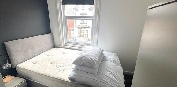 6 bedroom flat share to rent - Photo 2