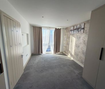 4 Bed Terraced House, Brook Road, IG2 - Photo 5