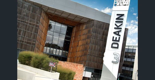 Elegant Family Living in a Prime Blackburn Location - Photo 1